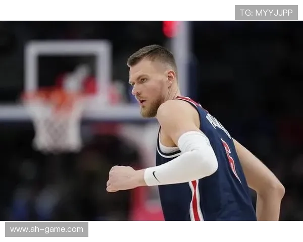 比尔火力全开狂砍高分，率队掀起进攻风暴