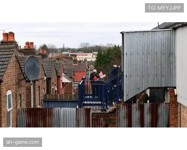 卢顿城惨败后英超前景蒙阴，状态复苏仍需时日