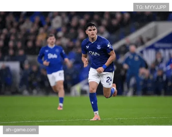 纽卡斯尔联2025赛季英超表现稳健，竞争力持续提升